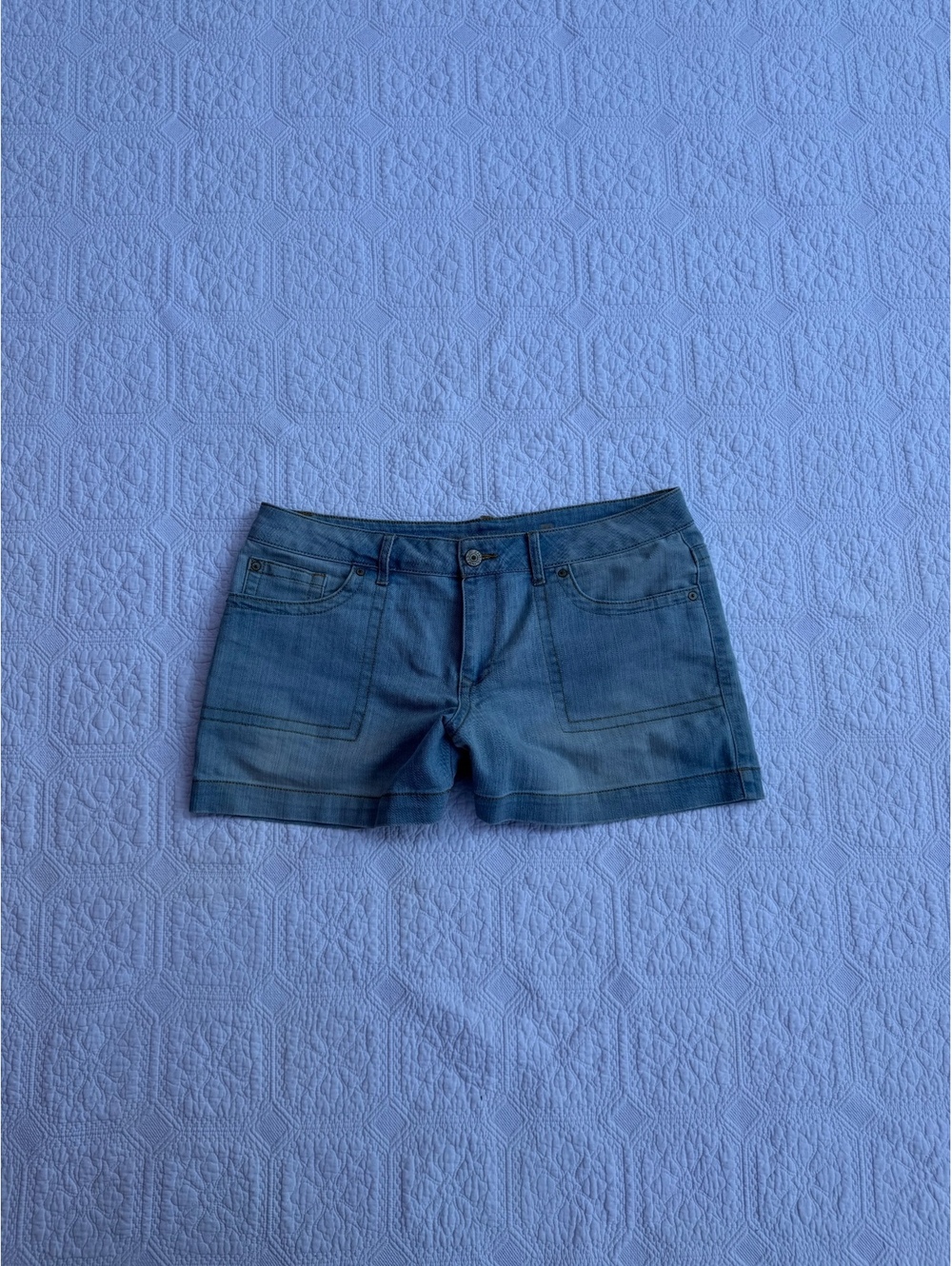 Y2K low rise Faded Glory Women's Light Wash Denim Shorts Size 14